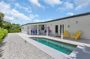 2048 Holiday Ln, Naples, FL 34104 - Photo 27