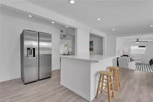 2048 Holiday Ln, Naples, FL 34104 - Photo 9