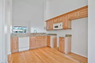 6225 Wilshire Pines Cir, Naples, FL 34109 - Photo 13