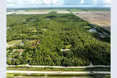 325 Sunnygrove Ave, Naples, FL 34114 - Photo 7