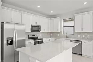 3861 Passion Vine Dr, Alva, FL 33920 - Photo 9