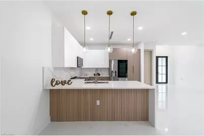 529 Allison St E, Lehigh Acres, FL 33974 - Photo 7