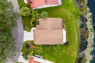 12421 Eagle Pointe Cir, Fort Myers, FL 33913 - Photo 37