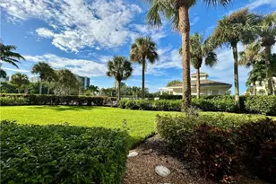 360 Horse Creek Dr, Naples, FL 34110 - Photo 13