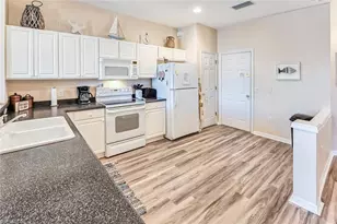 1080 Hampton Cir, Naples, FL 34105 - Photo 5
