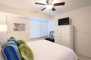 25 Bluebill Ave, Naples, FL 34108 - Photo 27