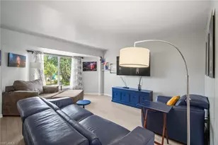 212 Willowick Dr, Naples, FL 34110 - Photo 9