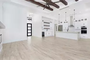 652 15th St SW, Naples, FL 34117 - Photo 7