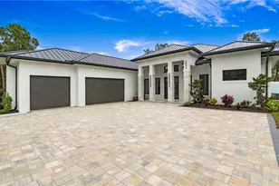 652 15th St SW, Naples, FL 34117 - Photo 3