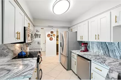 1131 Milano Dr, Naples, FL 34103 - Photo 11