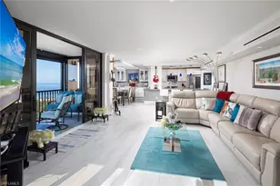 11 Bluebill Ave, Naples, FL 34108 - Photo 9