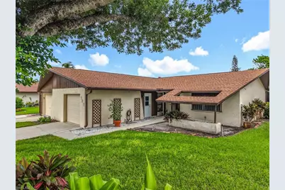 183 Round Key Cir #D4, Naples, FL 34112 - Photo 3