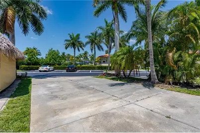 13430 Ladyfish Ln, Naples, FL 34114 - Photo 17