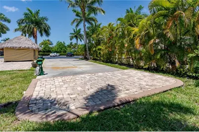 13430 Ladyfish Ln, Naples, FL 34114 - Photo 9