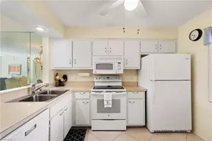 1051 Foxfire Ln, Naples, FL 34104 - Photo 7