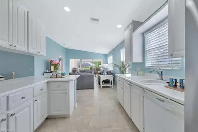 8165 Xenia Ln, Naples, FL 34114 - Photo 13