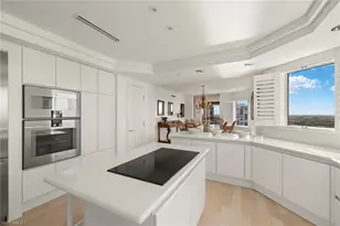 8473 Bay Colony Dr, Naples, FL 34108 - Photo 9