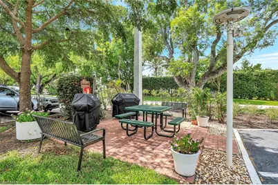 1300 Gulf Shore Blvd N #406, Naples, FL 34102 - Photo 3