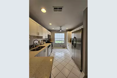 500 Windsor Sq #5-201, Naples, FL 34104 - Photo 1