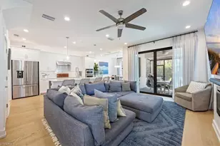 12940 Pembroke Dr, Naples, FL 34105 - Photo 7