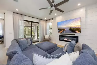 12940 Pembroke Dr, Naples, FL 34105 - Photo 9