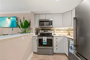 950 7th Ave S, Naples, FL 34102 - Photo 9