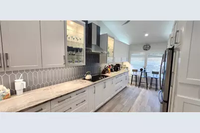 421 Kings Way, Naples, FL 34104 - Photo 7