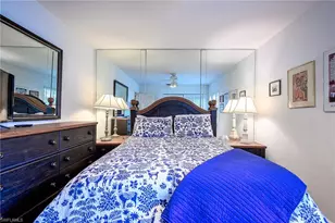 559 Beachwalk Cir, Naples, FL 34108 - Photo 19