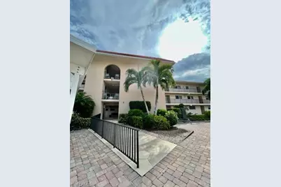 9 High Point Cir N #305, Naples, FL 34103 - Photo 13