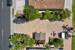 2117 Crystal Lake Dr, Naples, FL 34120 - Photo 5