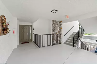425 Wildwood Ln #425, Naples, FL 34105 - Photo 5