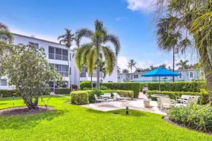 250 7th Ave S, Naples, FL 34102 - Photo 23