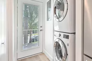 250 7th Ave S, Naples, FL 34102 - Photo 11