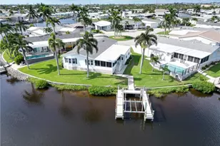 17741 Canal Cove Ct, Fort Myers Beach, FL 33931 - Photo 5