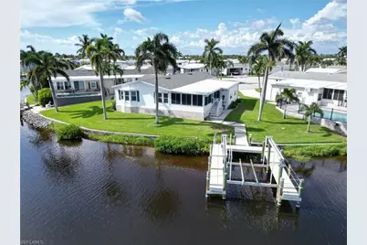 17741 Canal Cove Ct, Fort Myers Beach, FL 33931 - Photo 9