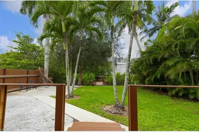 3240 Collee Ct, Naples, FL 34112 - Photo 25