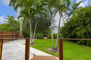3240 Collee Ct, Naples, FL 34112 - Photo 25