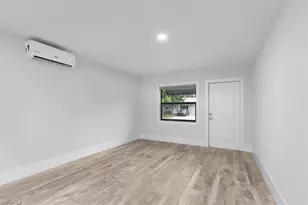 3240 Collee Ct, Naples, FL 34112 - Photo 7