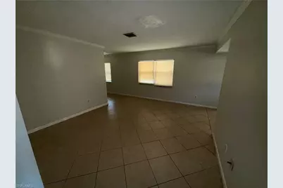 5820 Algiers St, Fort Myers, FL 33919 - Photo 5