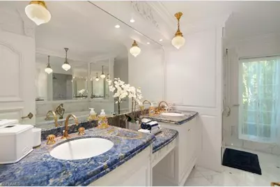 1060 Galleon Dr, Naples, FL 34102 - Photo 19