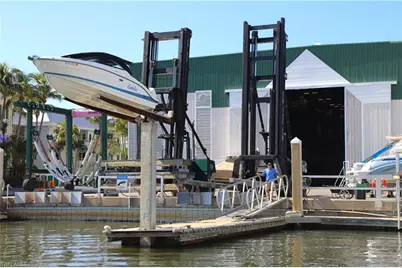 891 10th St S, Naples, FL 34102 - Photo 11