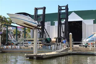 891 10th St S, Naples, FL 34102 - Photo 11