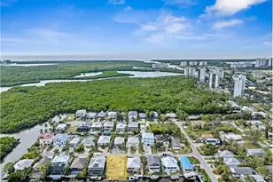 1286 Belaire Ct, Naples, FL 34110 - Photo 9