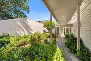 415 Edgemere Way N, Naples, FL 34105 - Photo 19