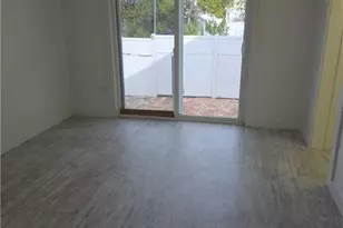 286 Leawood Cir, Naples, FL 34104 - Photo 3