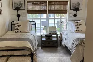 768 Hampton Cir, Naples, FL 34105 - Photo 5