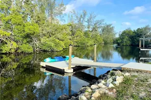 578 14th St N, Naples, FL 34102 - Photo 1