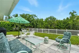 578 14th St N, Naples, FL 34102 - Photo 23
