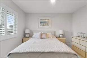 10686 Gulf Shore Dr, Naples, FL 34108 - Photo 9