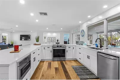 1823 Hurricane Harbor Ln, Naples, FL 34102 - Photo 9